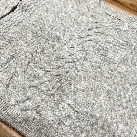 Sam Edelman Grey Knit Crewneck Sweater Women’s Small - Picture 2 of 4